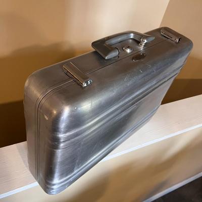 VINTAGE ALUMINUM HALLIBURTON BRIEF CASE 
