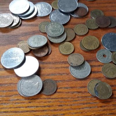 LOT 11   LARGE LOT OF FORIGN COINS