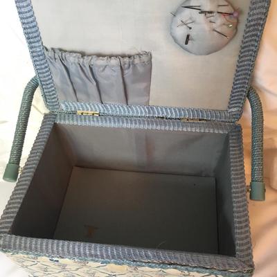 VIntage sewing basket with inner tray