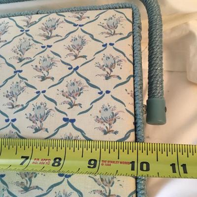 VIntage sewing basket with inner tray