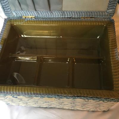 VIntage sewing basket with inner tray