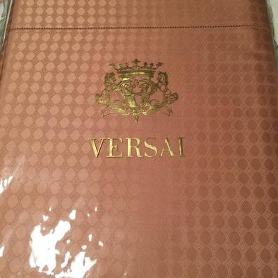 VErsai queen flat sheet