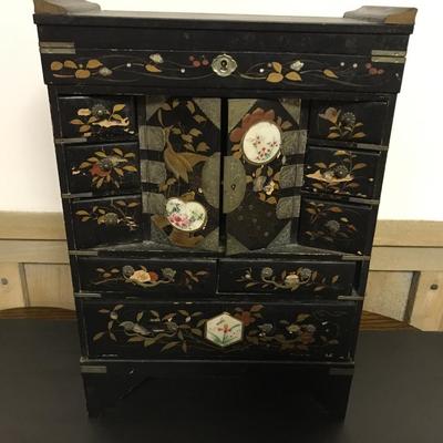 ANTIQUE JAPANESE JEWELRY BOX