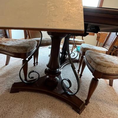 White Furniture Company Dining room Table with 2 leaves and 6 chairs
