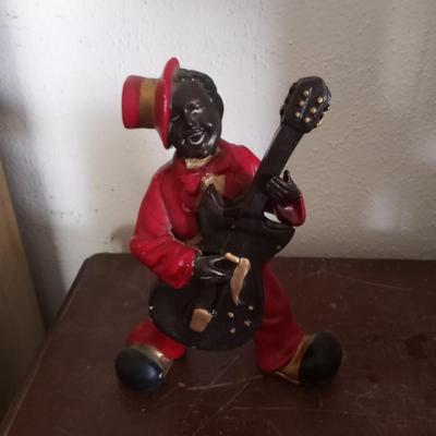 VINTAGE BANKS AND FIGURINE