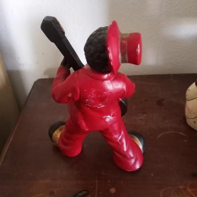 VINTAGE BANKS AND FIGURINE