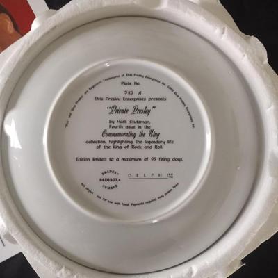ELVIS COLLECTOR PLATE-TRADING CARDS-COASTERS AND MORE