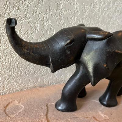 Black wood Elephant Figures Momma & Baby