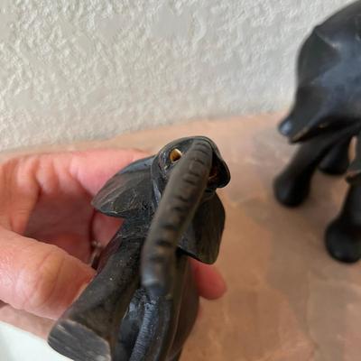 Black wood Elephant Figures Momma & Baby