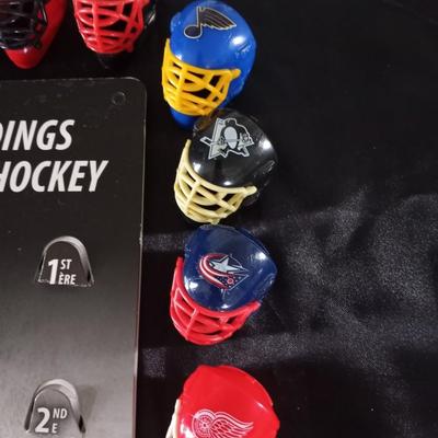 MINITURE COLLECTIBLE NHL HELMETS