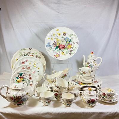 1475 Set of Copeland Spode Gainesborough China Set