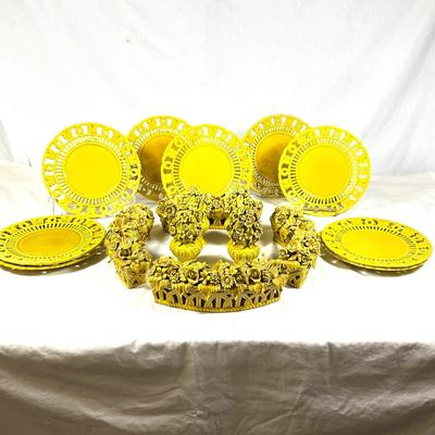 1477 Vintage Italian Yellow Majolica Pottery Plates and Centerpiece