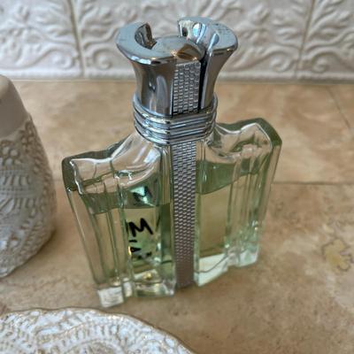 Lot of bathroom supplies