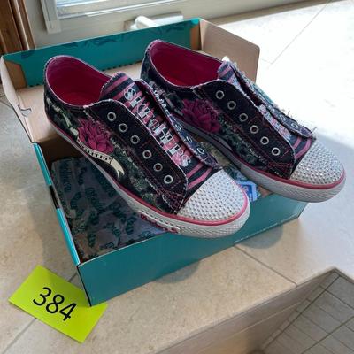 Sketchers Sneakers