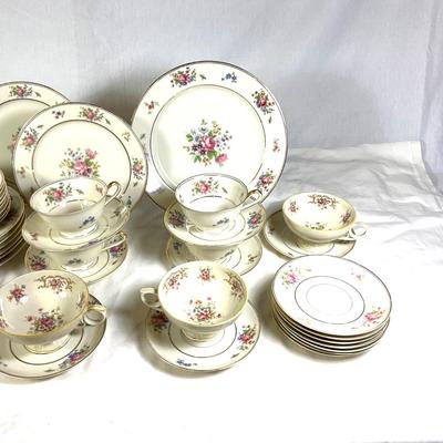 1481 Vintage Bavaria Hutschenreuther "The Queens Rose" China