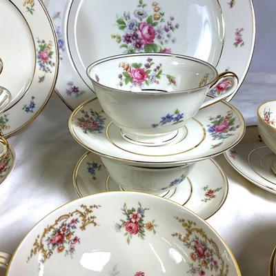 1481 Vintage Bavaria Hutschenreuther "The Queens Rose" China