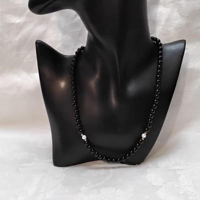 IPS 18" Onyx And Pearl Necklace 14K Beads And Clasp