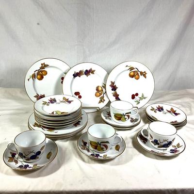 1489 Set of Royal Worcester Evesham China