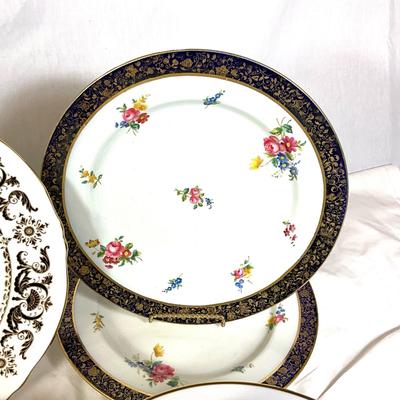 1493 Lot of Various Makers of Bone China , Wedgwood, Oxford, Royal Doulton