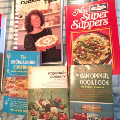 Vintage cookbook collection including Family CIrcle