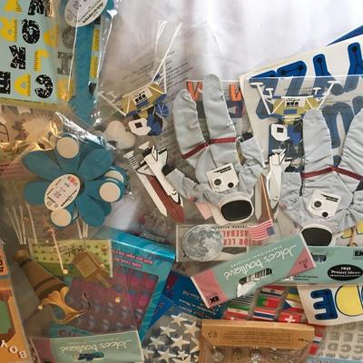 Stickermania, Tons of Stickers for Collage or Play