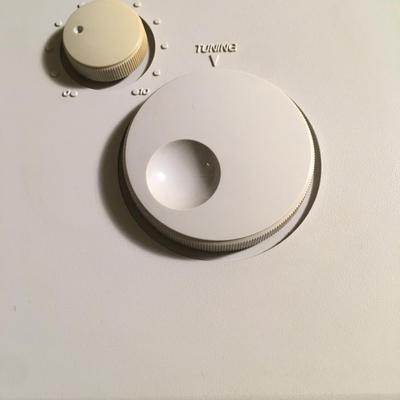 Soundesign am/fm cassette player clock radio