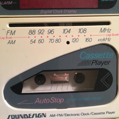 Soundesign am/fm cassette player clock radio