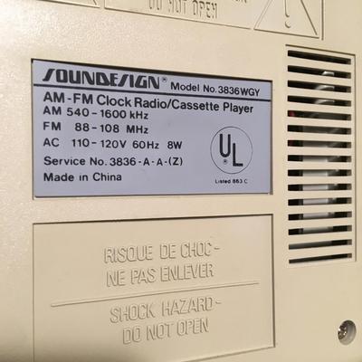 Soundesign am/fm cassette player clock radio