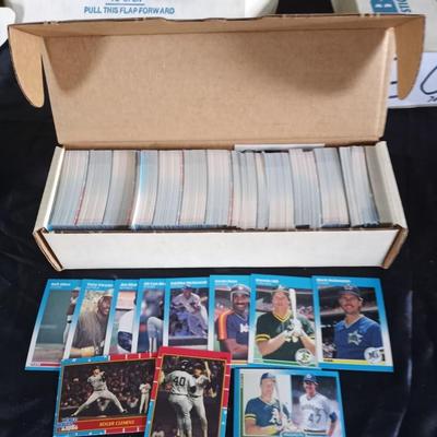 FLEER BASEBALL TRADING CARDS