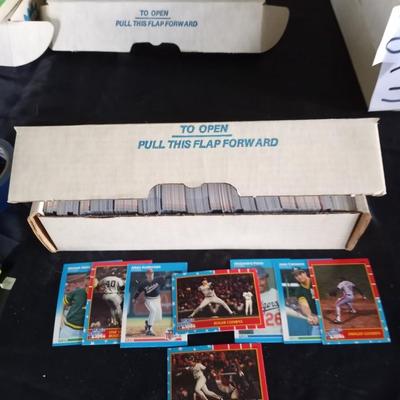 FLEER BASEBALL TRADING CARDS
