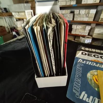 45 LP'S-QUEEN-PAT BENITAR-MEAT LOAF AND MANY OTHER BIG NAMES