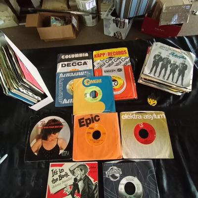 45 LP'S-QUEEN-PAT BENITAR-MEAT LOAF AND MANY OTHER BIG NAMES
