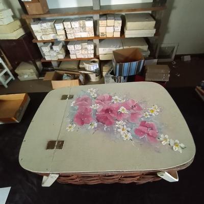 WICKER AND HAND PAINTED PICNIC BASKET WITH HANDLES