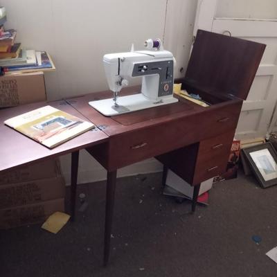 SINGER TOUCH & SEW MACHINE IN WOODEN TABLE