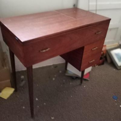 SINGER TOUCH & SEW MACHINE IN WOODEN TABLE
