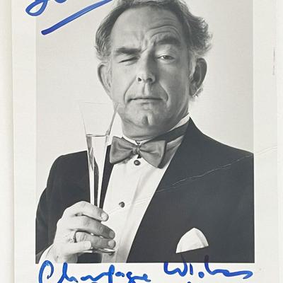 Robin Leach signed photo