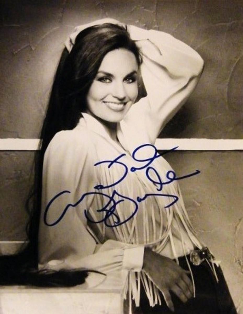 Crystal Gayle signed promo photo