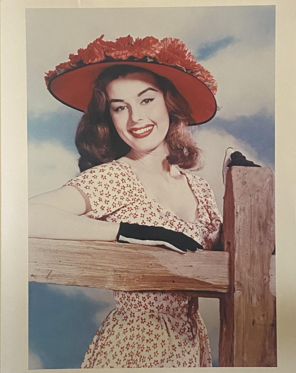 Elaine Stewart photo