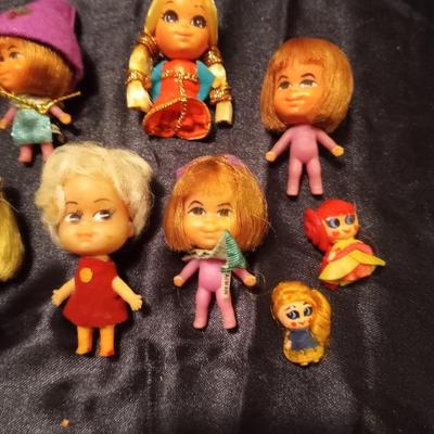 VINTAGE KINDLES DOLLS