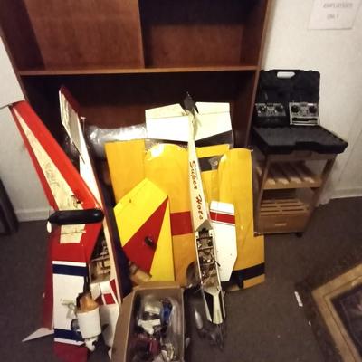 HOBBY AIRPLANES MOSTLY FOR PARTS AND CONTROLERS