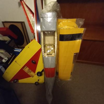 HOBBY AIRPLANES MOSTLY FOR PARTS AND CONTROLERS