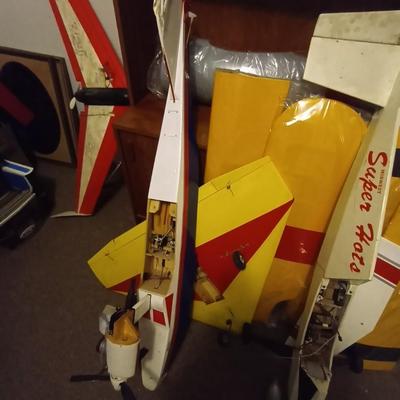 HOBBY AIRPLANES MOSTLY FOR PARTS AND CONTROLERS