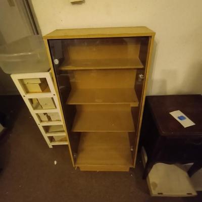 WOODEN DISPLAY CABINET WITH LOCKING GLASS FRONT & KEY