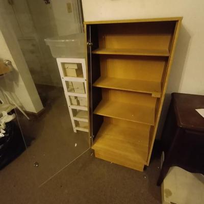 WOODEN DISPLAY CABINET WITH LOCKING GLASS FRONT & KEY