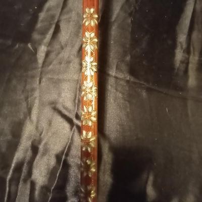 CARVED WOODEN WALKING CANE