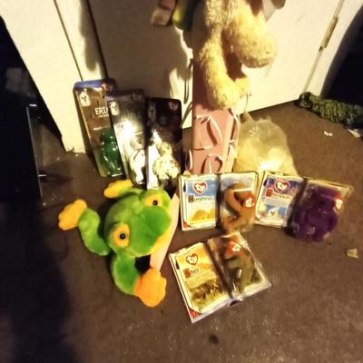 TY BEANIE BABIES HUNG ON WOODEN POLE STAND