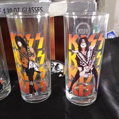 SET OF FOUR KISS DRINKING GLASSES