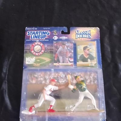 NEW IN PACKAGE STARTING LINEUP FIGURES