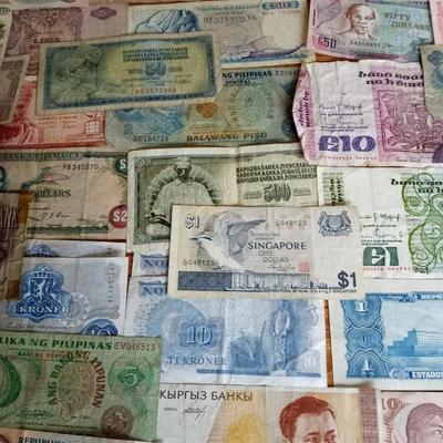 FOREIGN PAPER CURRENCY