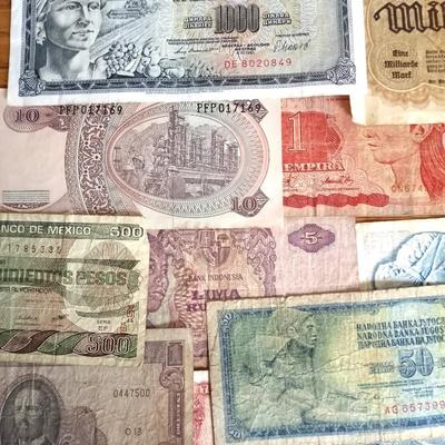 FOREIGN PAPER CURRENCY